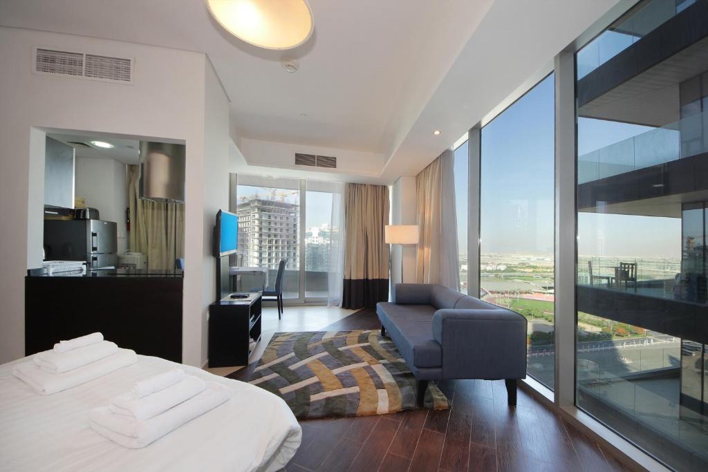 Dubai Sports City Apartment | Signature Holiday Homes - Luxurious Studio Apartment Matrix Tower