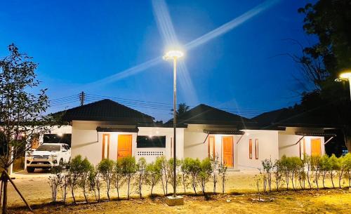 Chakphong Hostel | Sisters Home ที่พักใกล้สวนพฤกษศาสตร์ ระยองแหลมแม่พิมพ์