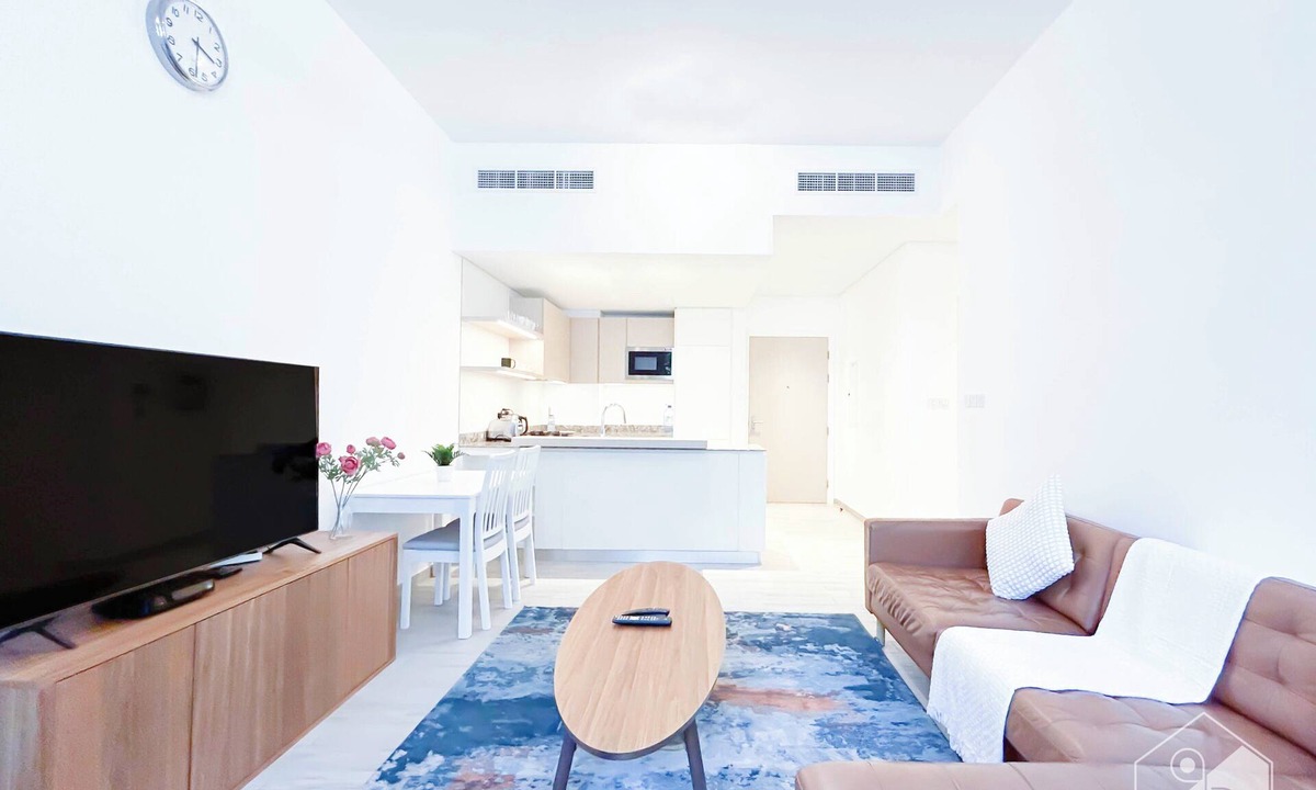 Jumeirah Village Apartment | Sophisticated 1-Bedroom Apartment in Belgravia 3
