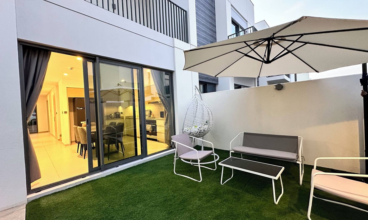 Dubai Villa | Spacious 5-bedroom villa in fabulous Dubai with fitness room, WiFi