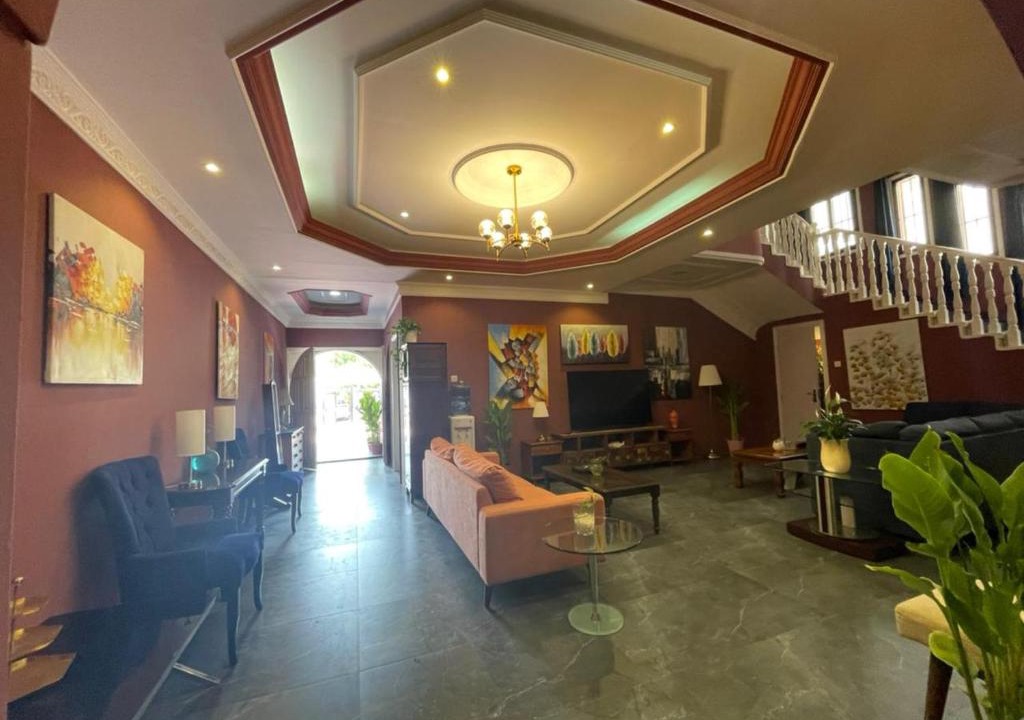 Jumeirah House | Spacious Villa!