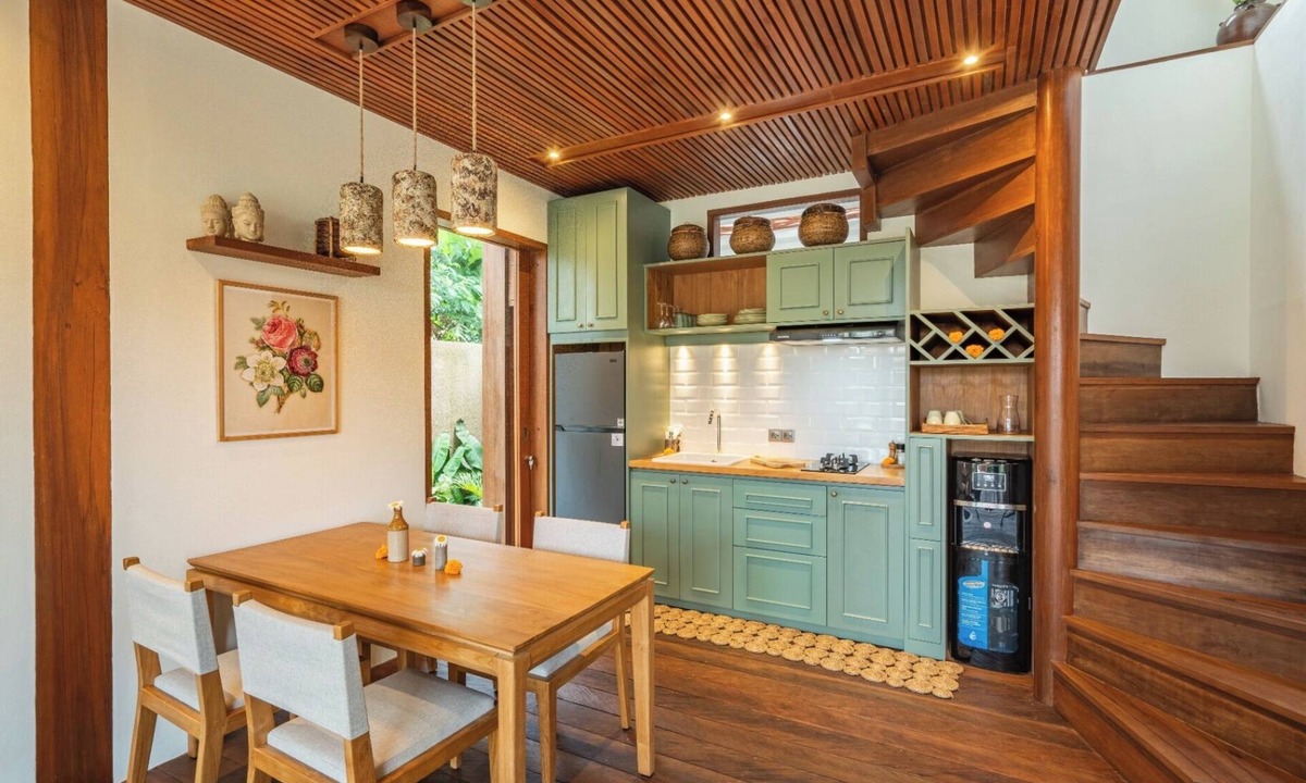 Babakan Villa | Spacious villa in marvelous Kabupaten Badung Buduk with AC