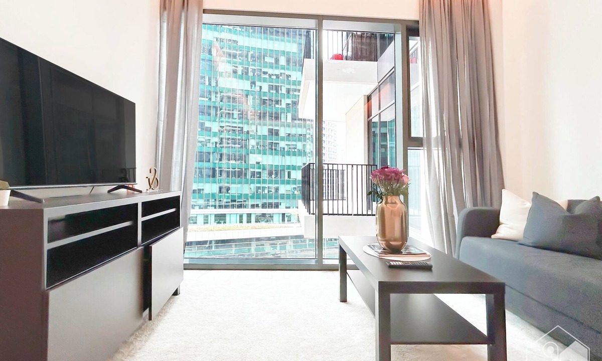 Downtown Dubai Apartment | Stunning & Spacious Studio Balcony & View Dubai