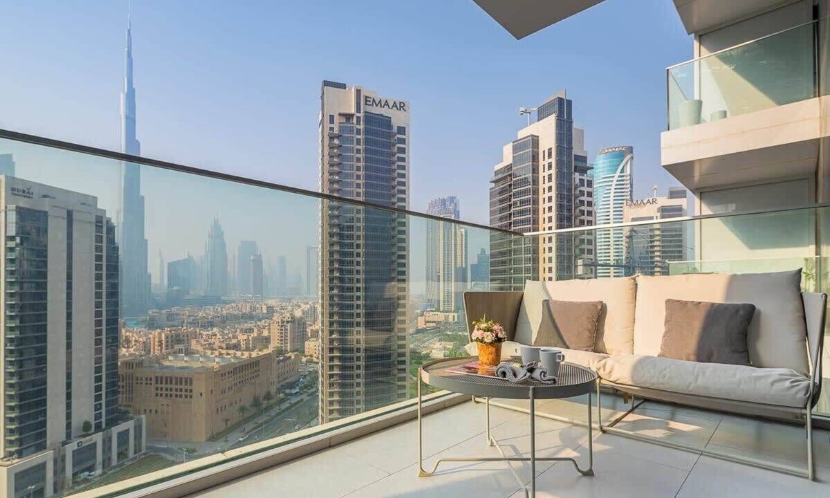 Downtown Dubai Apartment | Stunning Studio with Burj Khalifa Views - Sleeps 3