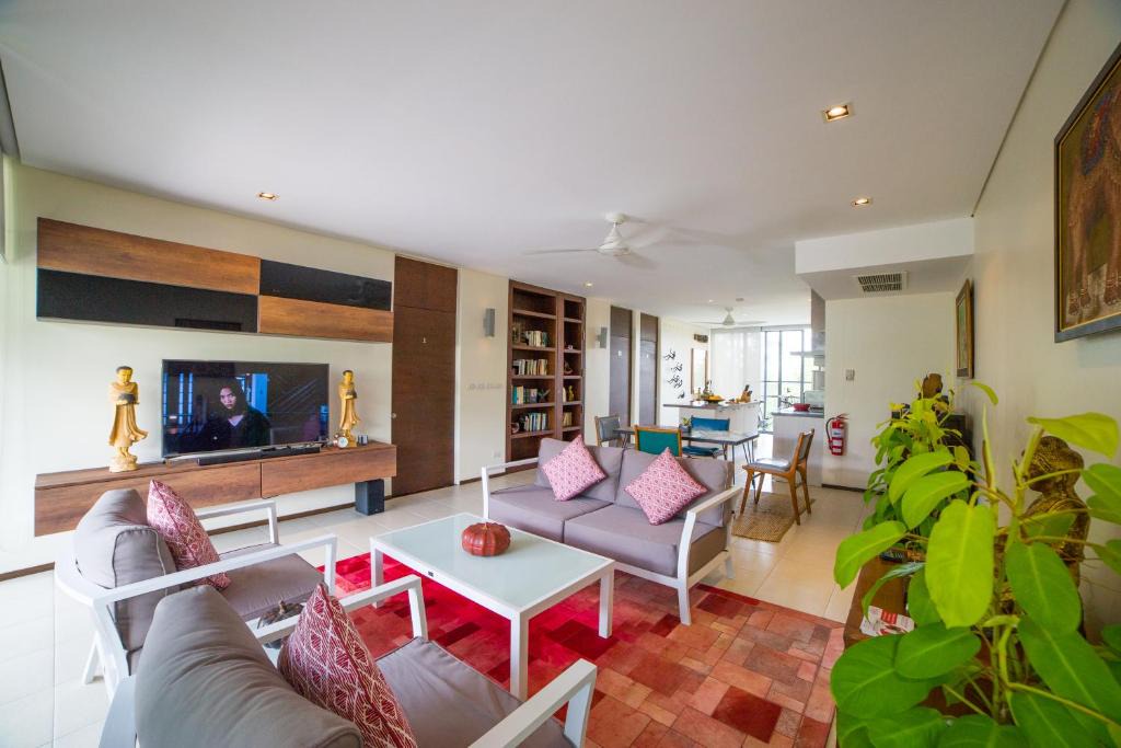 Cherngtalay Apartment | Tastefully Decorated 2 BR Penthouse