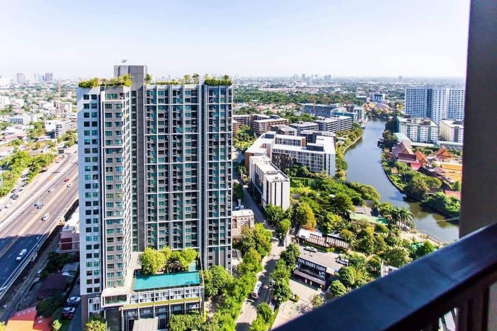 Phra Khanong Nuea Apartment | The Base Park West - Bangkok Sukhumvit 77