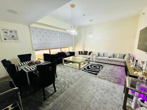 Dubai Marina Hostel | The Blue Parrot Hostel JBR