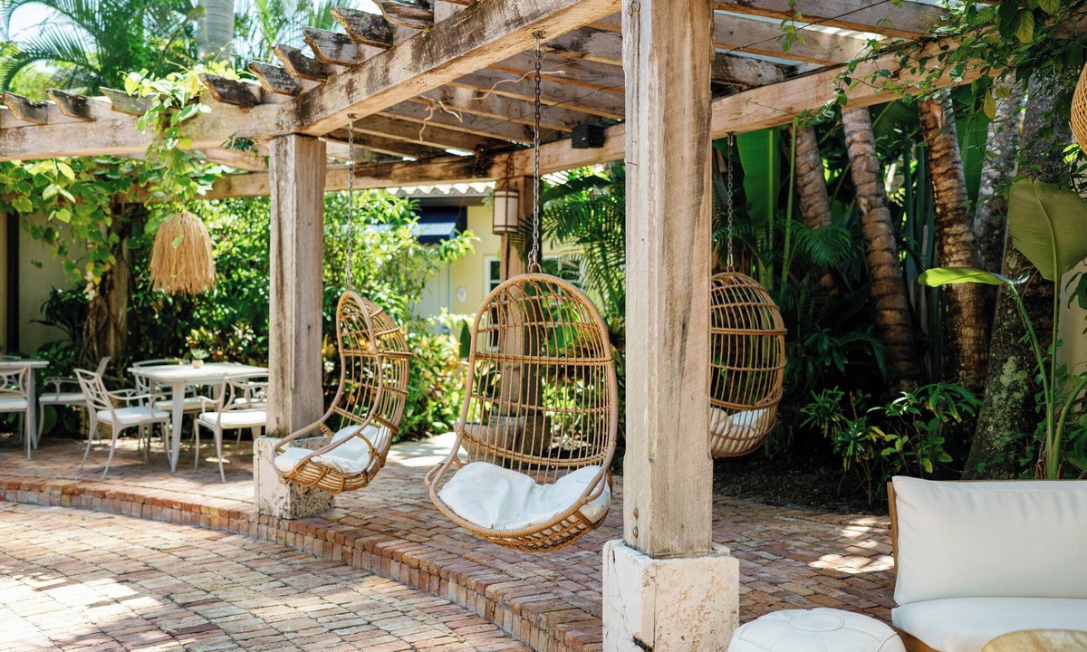 Old Naples Hotel | The Escalante