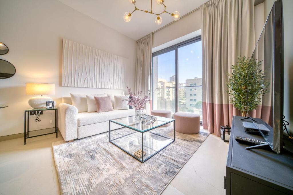 Barsha Heights Apartment | Trendy 1bed with pool, gym and yoga.