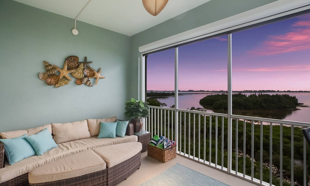Whitney Beach House | Turquoise Turtle One Particular Harbour 388-403 · Sound Views · 14-Night Min
