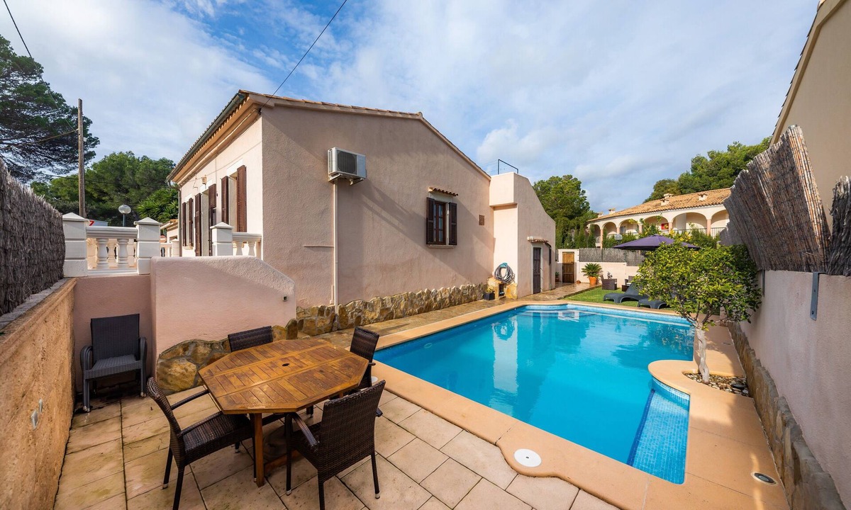 Son Moll House | Typical Majorcan town house with pool – Casa Manolo