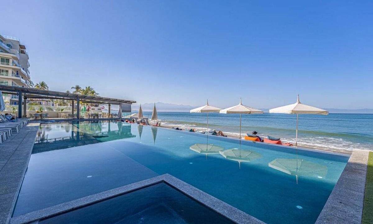 Bucerias Apartment | Udara 2K | 3BR Bucerías getaway near beach, pool & gym