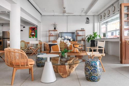 Bang Rak Hostel | Unplugged at Bangrak Design Hostel