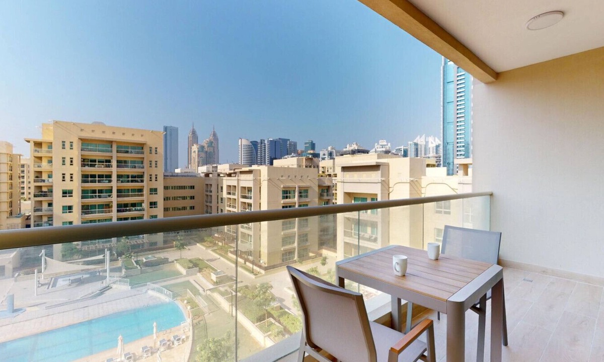 The Greens Apartment | Upgraded Chic 2 Bed l Pool View l Pool, Gym Access