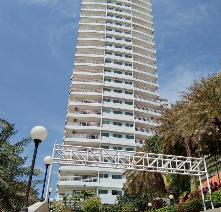Pattaya Bay Hotel | View Talay 6 by Pat 42