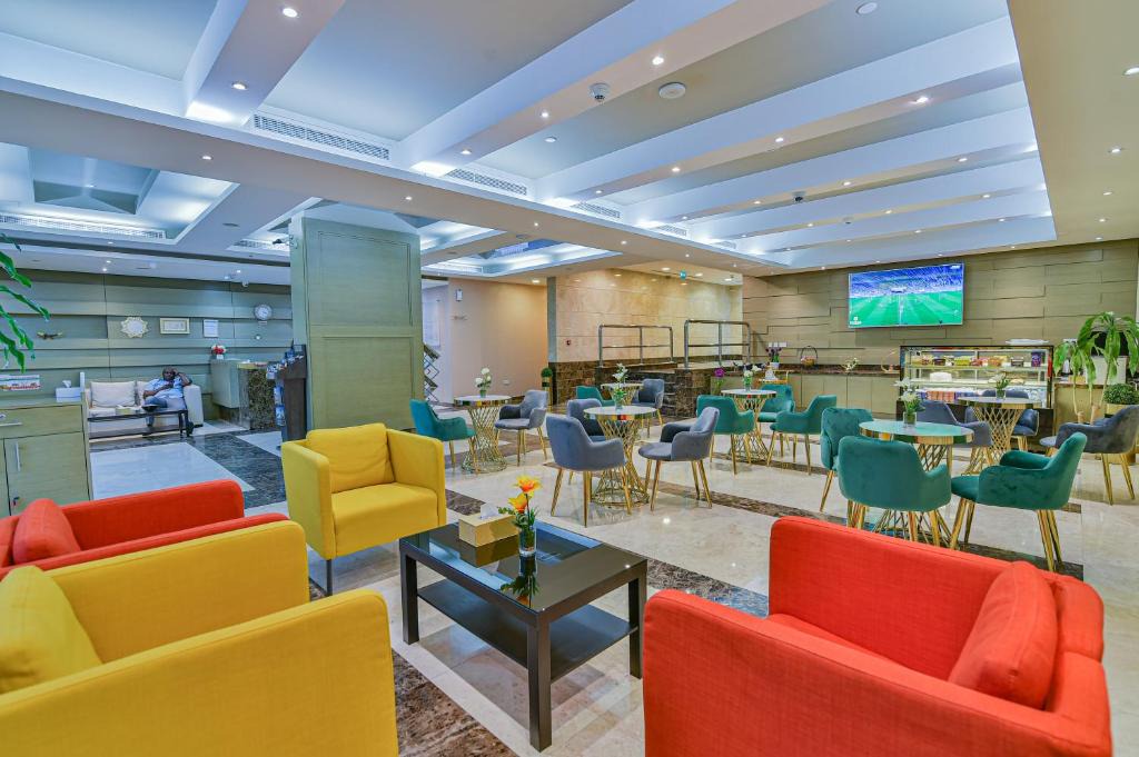 Al Muraqqabat Hotel | VISTA HOTEL APARTMENTS DELUXE
