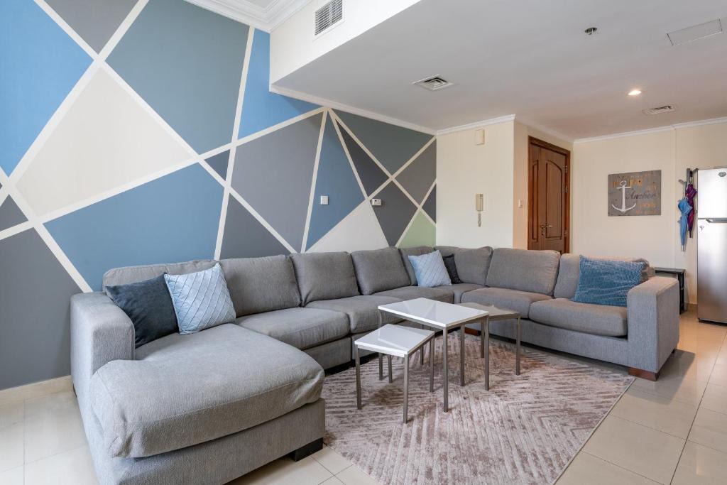 Dubai Marina Apartment | Waking To Breath taking Water & Tranquil Views 3BR