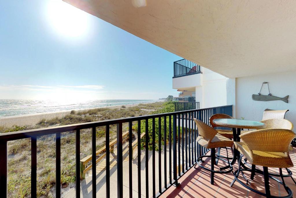 Holmes Beach House | Water's Edge