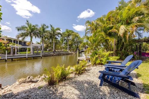 East Naples House | Waterfront Studio Just minutes to Naples Beaches