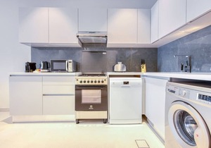 1BR Trendy Business Bay Apartment Close to Dubai Mall
