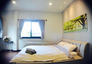 4 Bedroom House @skytrain