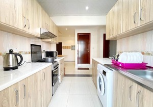 AFFORDABLE AND GREAT STAY - 3 BEDROOM APARTMENT IN DUBAI