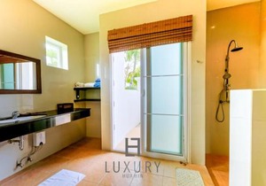 Bali Style 2 Bedroom Villa with Pool - B99