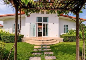 Bali Style 2 Bedroom Villa with Pool - B99