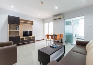 Cozy Apt 2BedR 2BathR Sukhumvit BTS Ekkamai