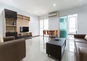 Cozy Apt 2BedR 2BathR Sukhumvit BTS Ekkamai
