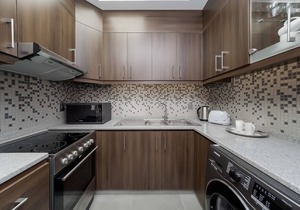 Dubai Marina Waterfront Condo Steps from the Beach