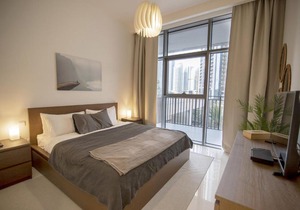 Elegant Apt With Balcony Minutes from Burj Khalifa
