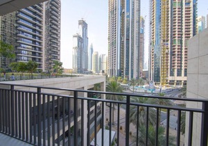 Elegant Apt With Balcony Minutes from Burj Khalifa