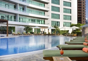 Executive Three Bedroom Apartment Near Internet Metro Station By Luxury Bookings