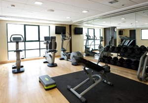 Executive Three Bedroom Apartment Near Internet Metro Station By Luxury Bookings AB