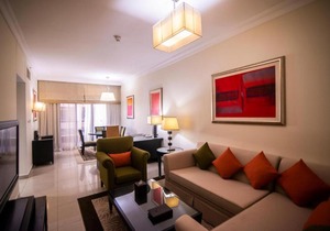 Family Two Bedroom Apartment Near Internet Metro Station By Luxury Bookings AB