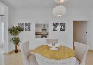 Fully Upgraded 6 Bedroom Villa w Private Pool and Beach