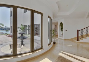 Fully Upgraded 6 Bedroom Villa w Private Pool and Beach