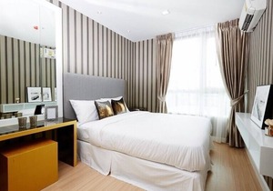 Gfeel 1BR, BTS Sukhumvit, wifi, pool,gym