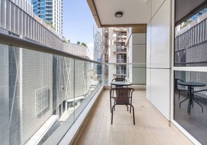 Gorgeous Modern 2BR + Study in Downtown Dubai