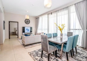 HomesGetaway - Sophisticated 3BR with Maids Room in Downtown