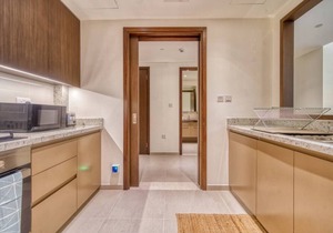Incredible Views From This Classy Apt With Terrace