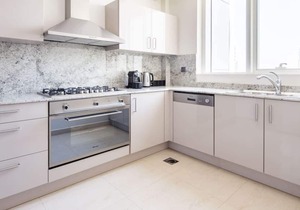Luxurious 2BR W/ Study in Downtown - Sleeps 5!