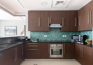 Luxurious 3BR in DIFC w/ Large Balcony & City View