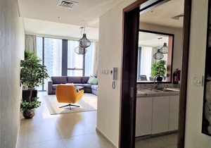 Luxurious Downtown Apt with balcony & View