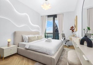 Luxury 2BR w/Skyline and Sea Views, Near Burj Khalifa & Dubai Mall