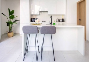 Modern + Minimalist 1BR in Burj Khalifa Boulevard!