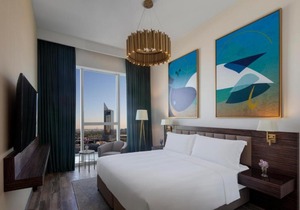 One Bedroom Apartment Near The Media Lounge Palm By Luxury Bookings
