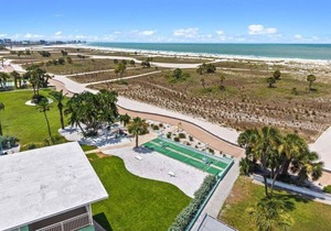 🌴Poolside Studio @ Tropic Terrace | Ground Floor Steps to Beach King Bed ➠ TT10