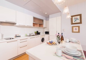 Serviced 1 Bed Panoramic SKYVILLAS with Pool and BTS